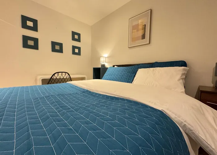 Havilah House- Stunning 2-Bed Apartment By The Beach And Swansea Marina